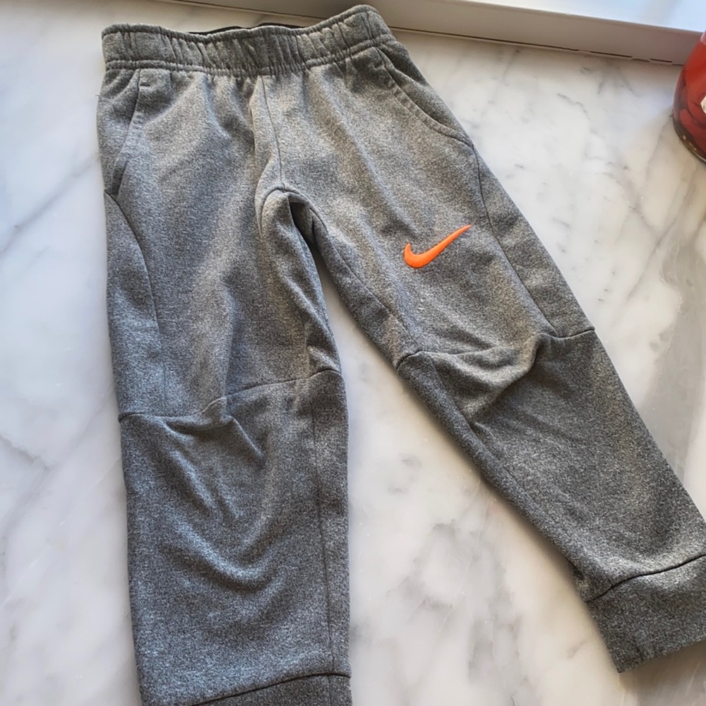 Nike boys sweatpants size 4T in grey